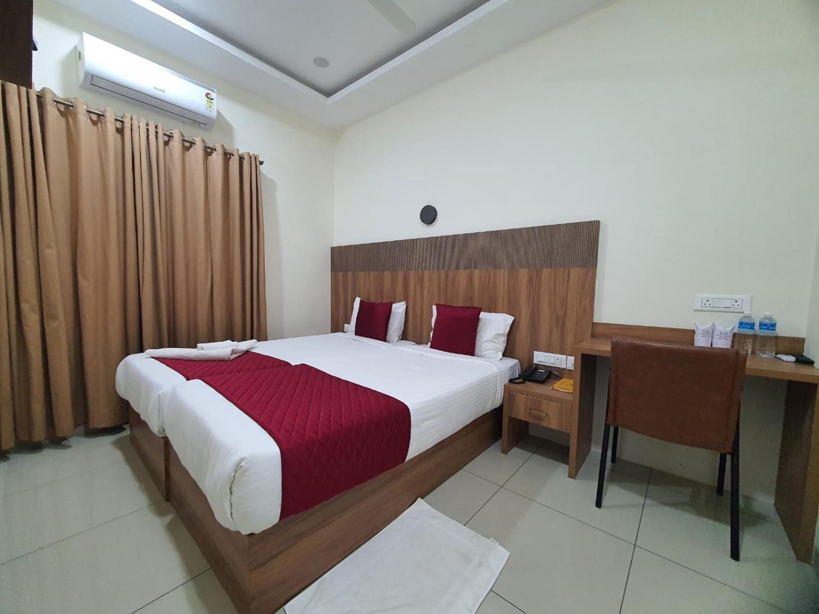Hotel Deepakam Inn Palakkad Exterior foto