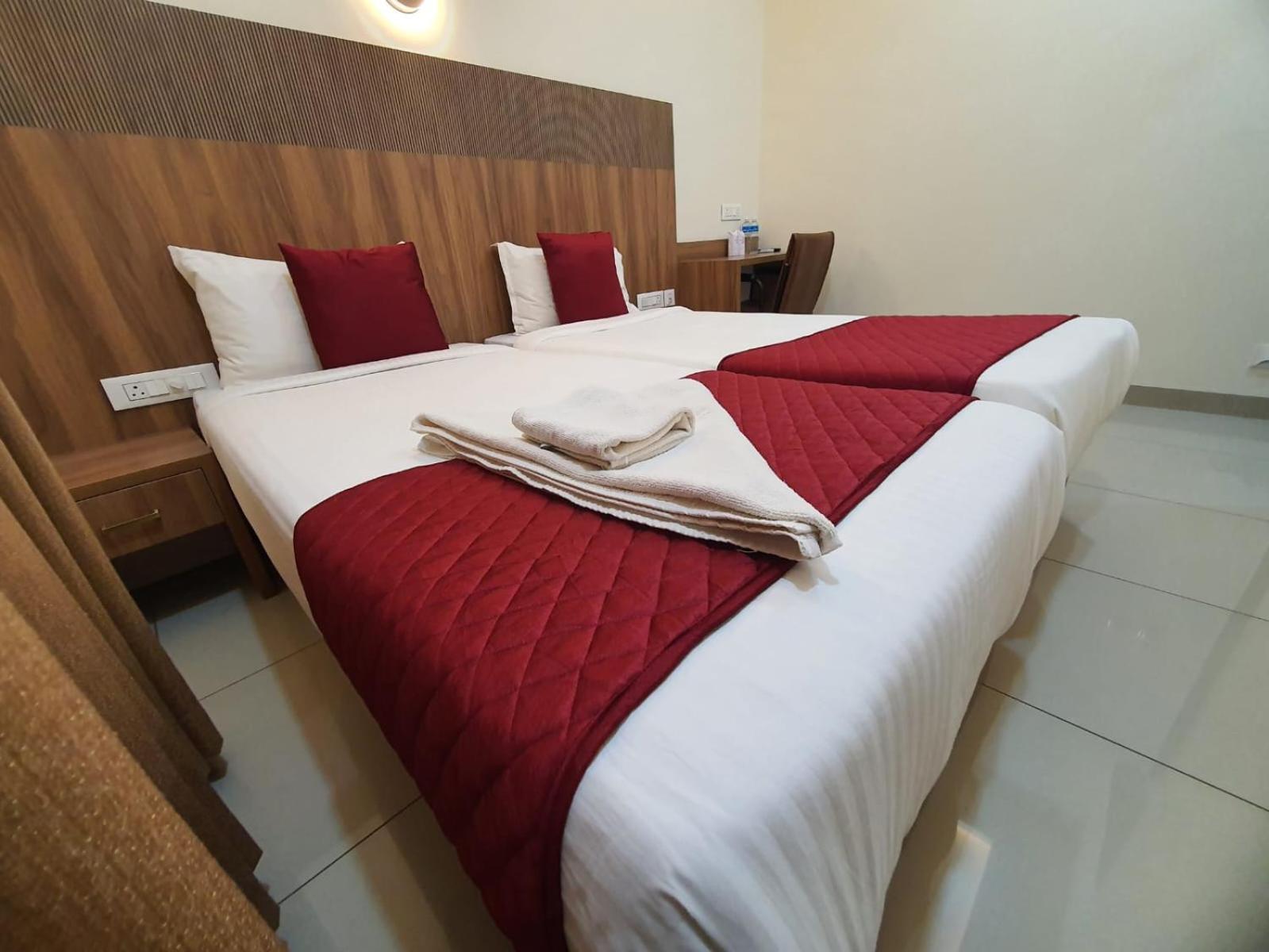 Hotel Deepakam Inn Palakkad Exterior foto