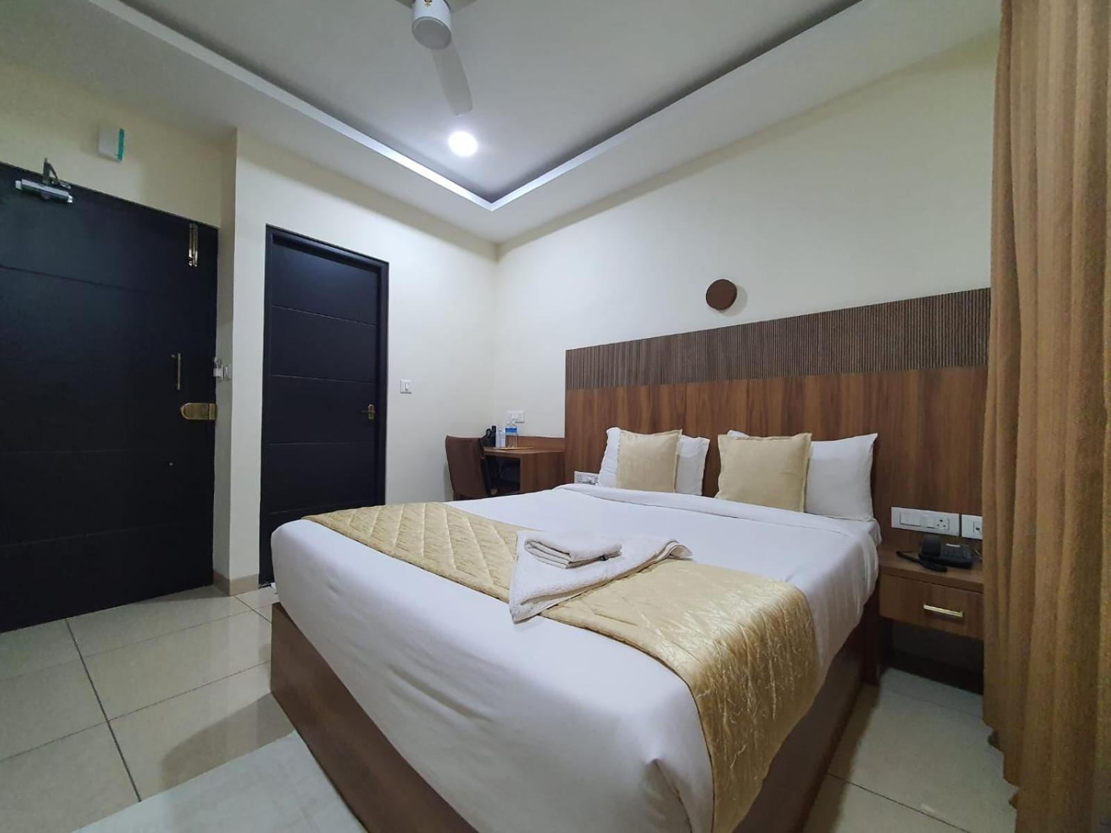 Hotel Deepakam Inn Palakkad Exterior foto