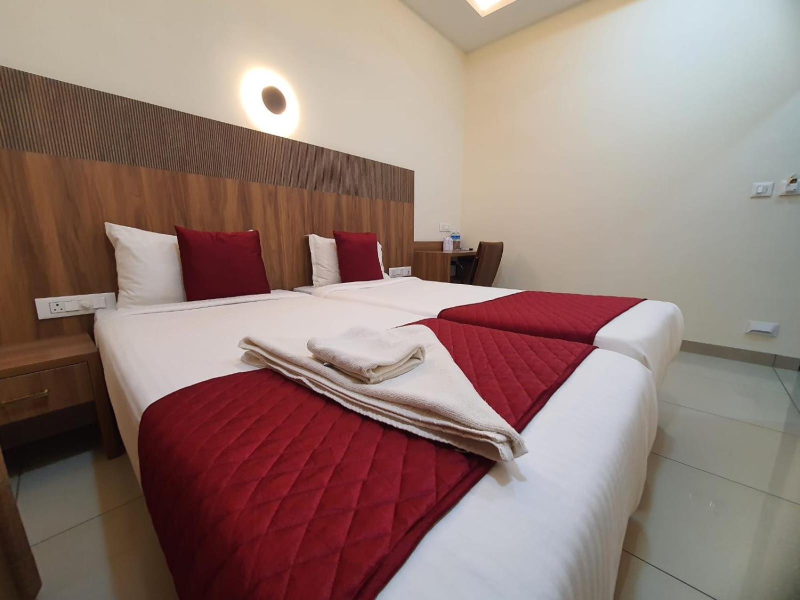 Hotel Deepakam Inn Palakkad Exterior foto