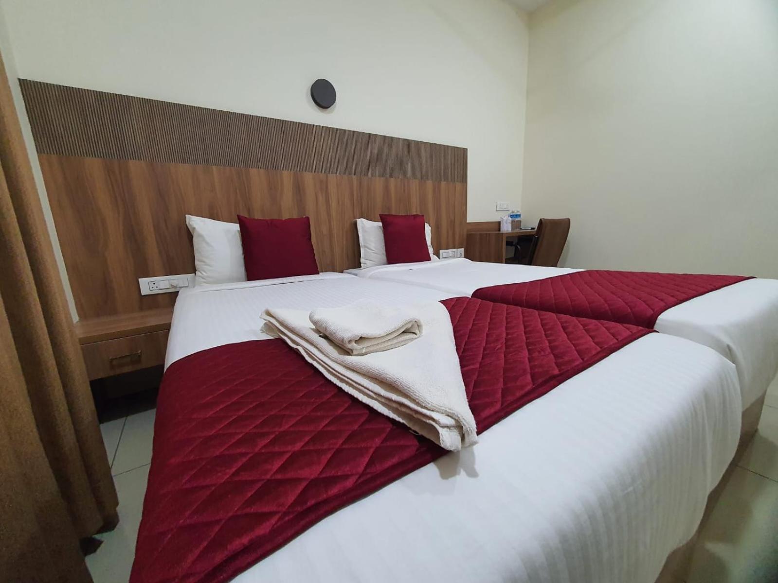 Hotel Deepakam Inn Palakkad Exterior foto