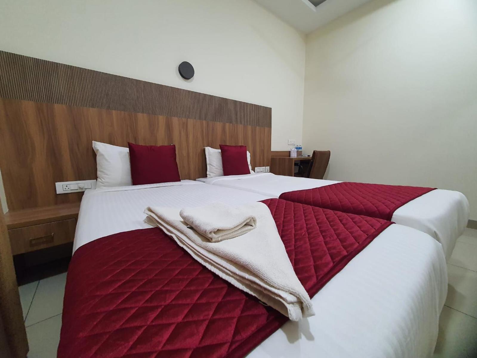 Hotel Deepakam Inn Palakkad Exterior foto