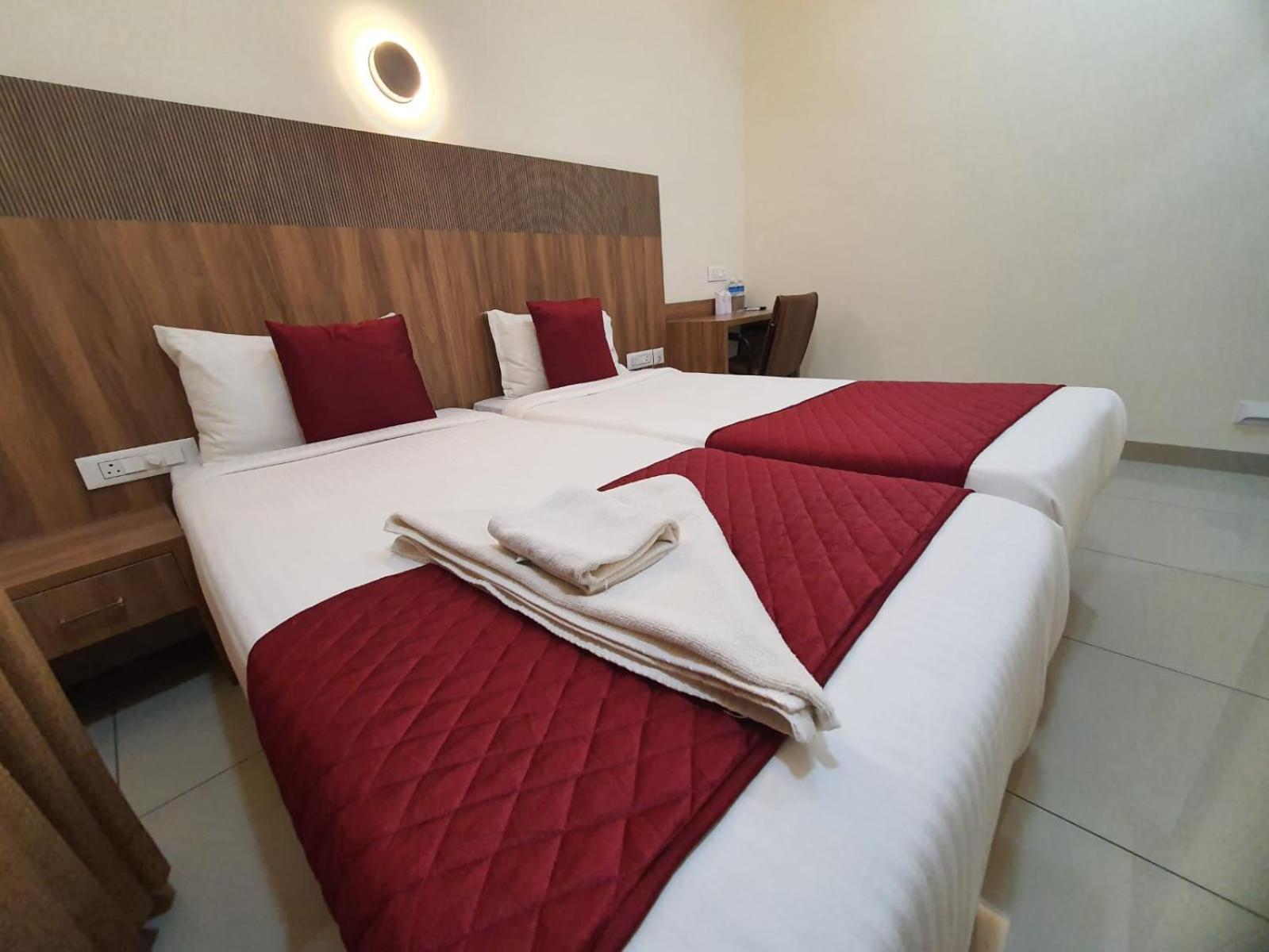 Hotel Deepakam Inn Palakkad Exterior foto