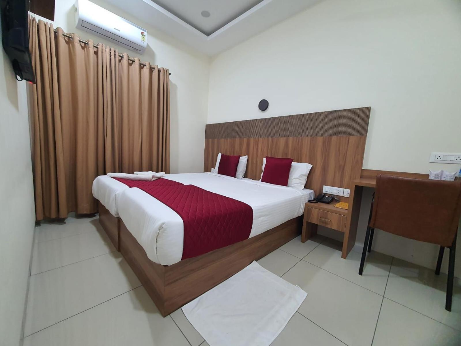 Hotel Deepakam Inn Palakkad Exterior foto