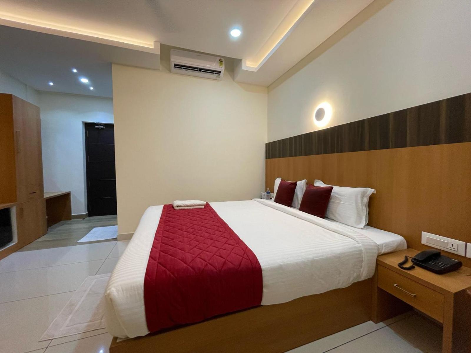 Hotel Deepakam Inn Palakkad Exterior foto