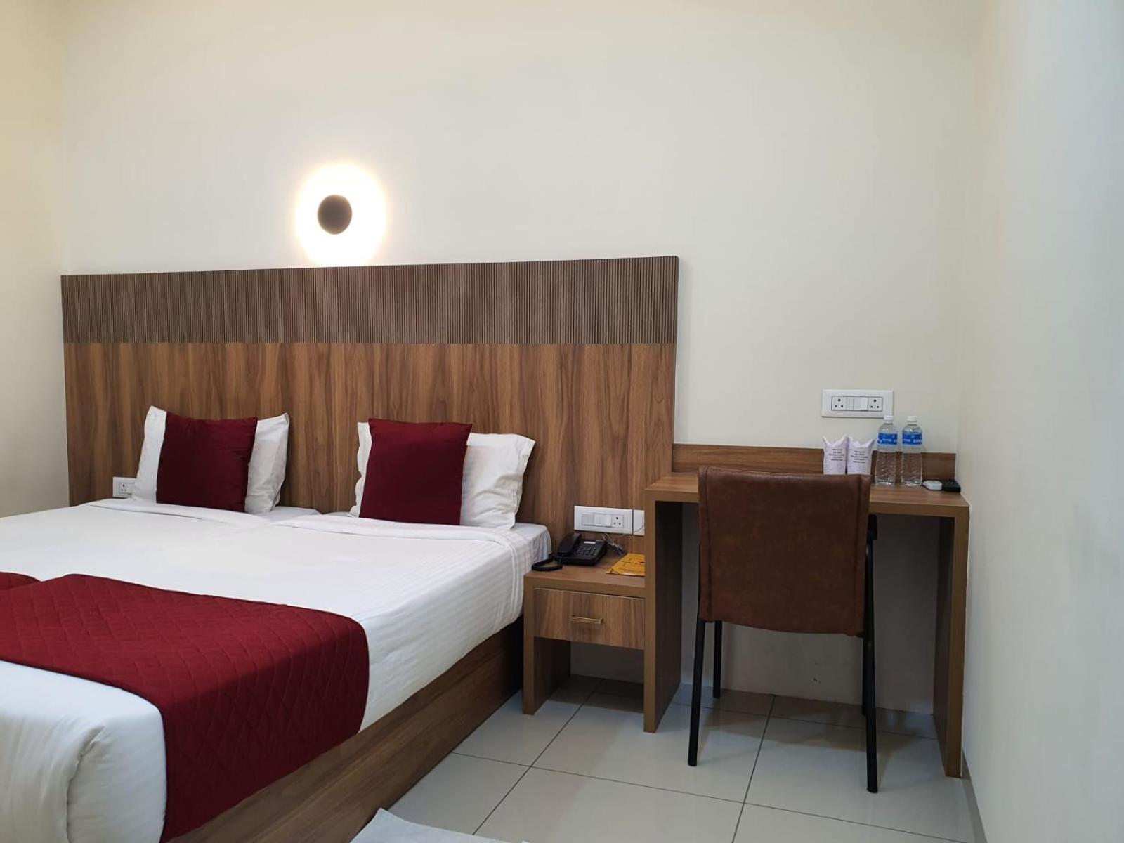 Hotel Deepakam Inn Palakkad Exterior foto