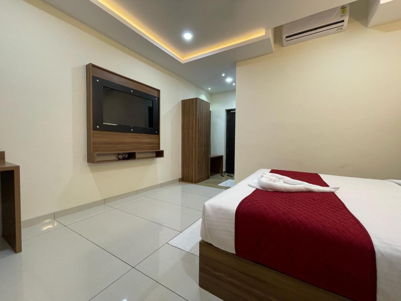 Hotel Deepakam Inn Palakkad Exterior foto